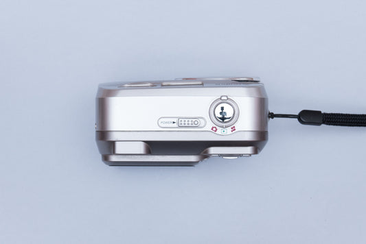 Fujifilm FinePix 2600 Zoom Compact Y2K Digital Camera