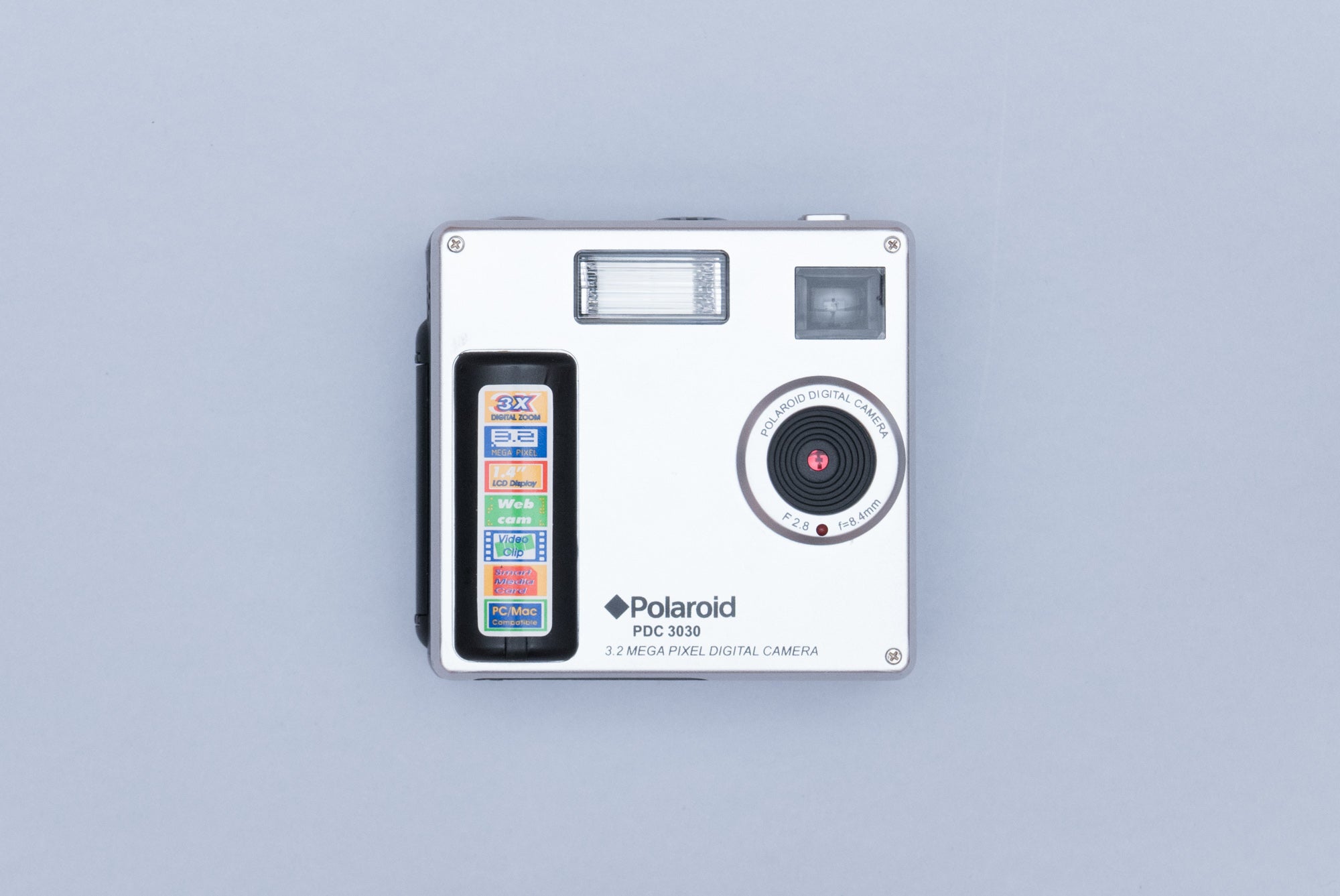 Polaroid PDC 3030 Vintage 3.2 MP Digital Camera - Silver. Collector's item  