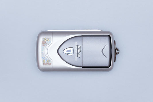 Nikon Coolpix 3500 Compact Y2K Digital Camera