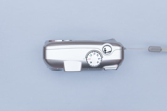 Kodak EasyShare CX7330 Compact Y2K CCD Digital Camera 2000s Digicam