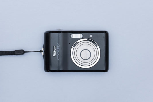 Nikon Coolpix L16 Compact Y2K Digital Camera
