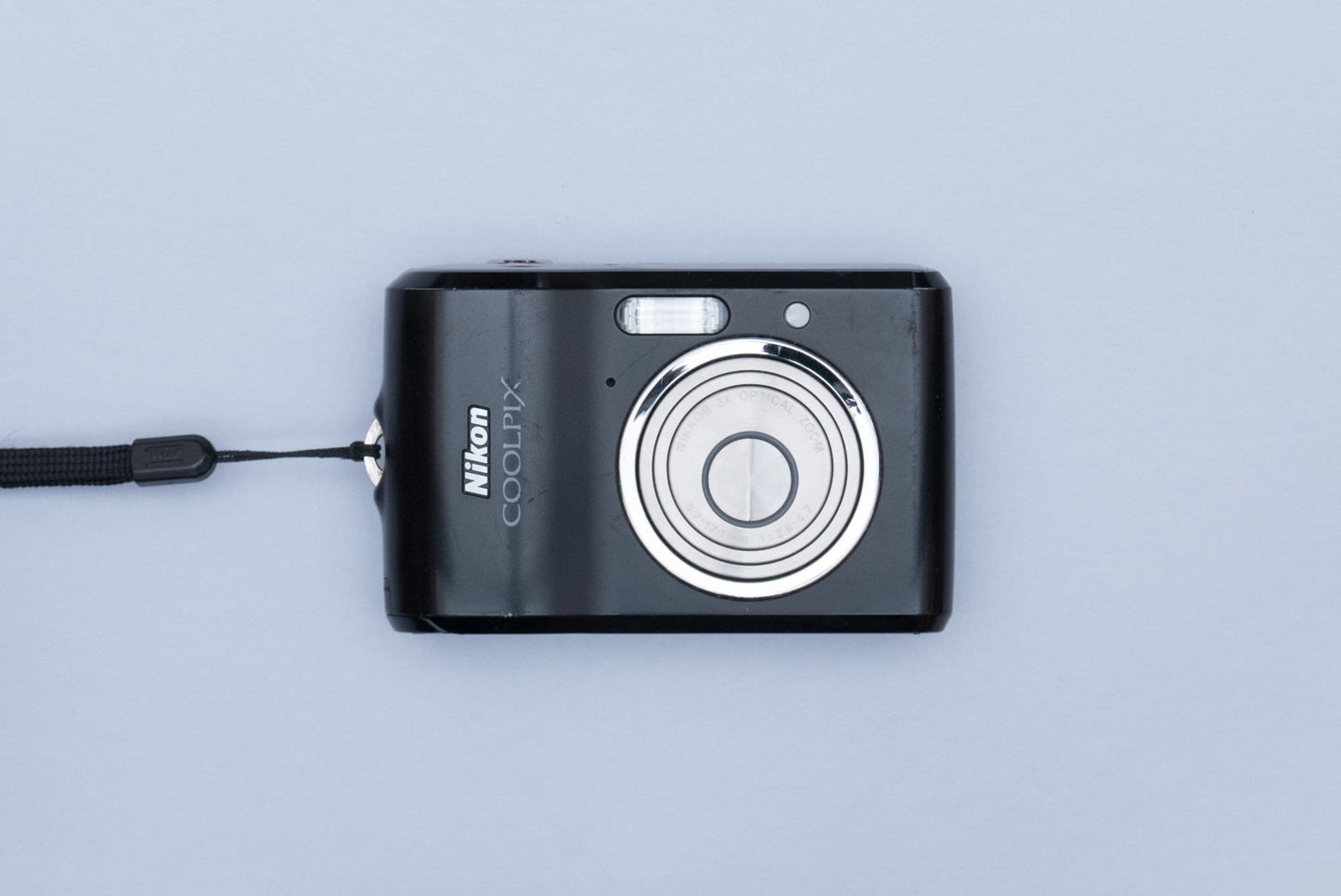 Nikon Coolpix L16 Compact Y2K Digital Camera