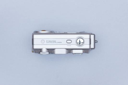 Samsung Digimax 250 Compact Y2K CCD Digital Camera 2000s Digicam