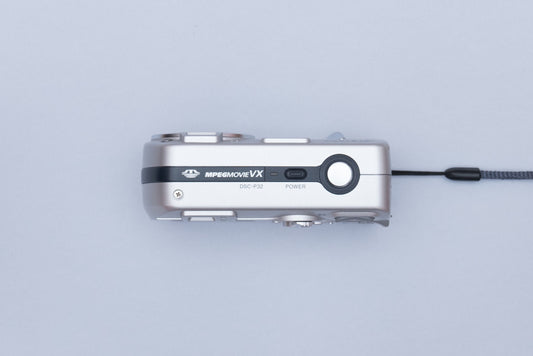 Sony Cyber-Shot DSC-P32 Compact Y2K Digital Camera