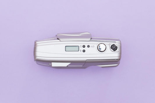 Olympus Superzoom 80G QUARTZDATE 35mm Point and Shoot Compact Film Camera