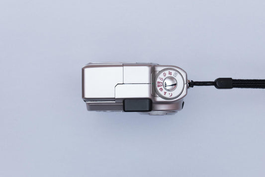 Fujifilm FinePix 4700 Zoom Compact Y2K Digital Camera