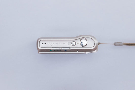 Nikon Coolpix L18 Compact Y2K Digital Camera