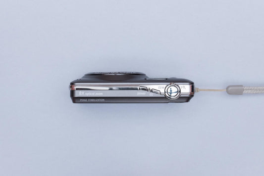 GE E1480 W Compact Y2K Digital Camera