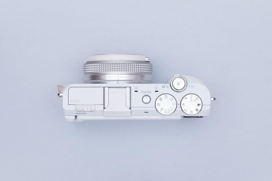 Samsung EX2F F1.4 Compact Y2K Digital Camera White