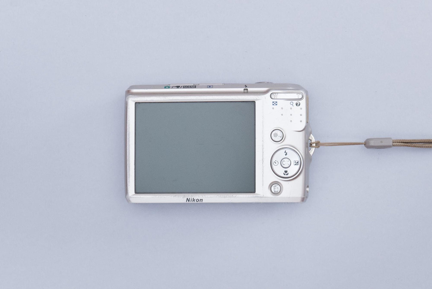 Nikon Coolpix L18 Compact Y2K Digital Camera