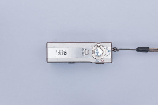 Canon IXUS V Y2K CCD Compact Digital Camera
