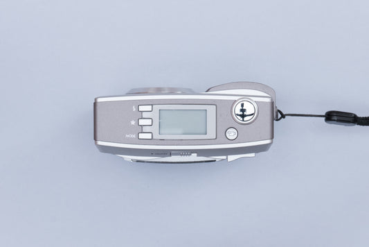 HP Photosmart 735 Compact Y2K Digital Camera