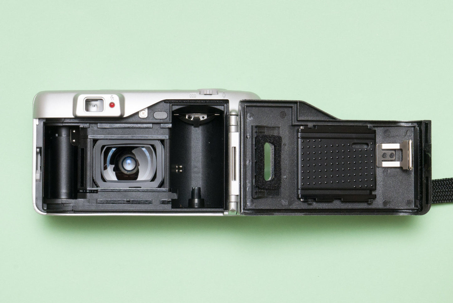 Voigtlander VITO 28-70 Zoomar Point and Shoot Film Camera