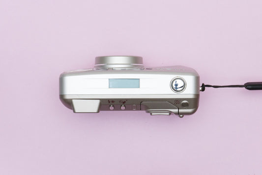 Minolta Riva Zoom 125 Freedom Compact 35mm Point and Shoot Film Camera