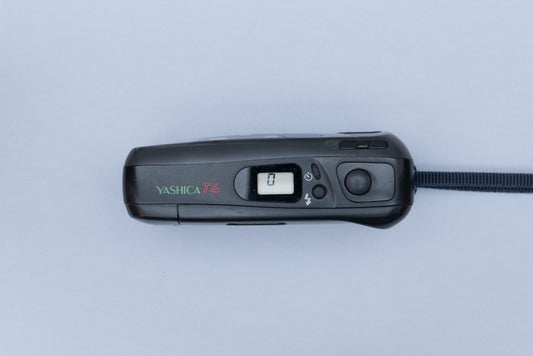 Yashica T4 Safari Carl Zeiss Tessar 35mm Compact Film Camera