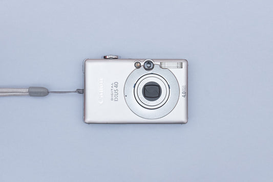 Canon IXUS 40 Y2K CCD Compact Digital Camera