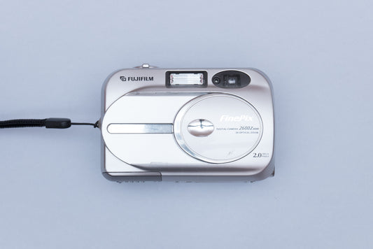 Fujifilm FinePix 2600 Zoom Compact Y2K Digital Camera