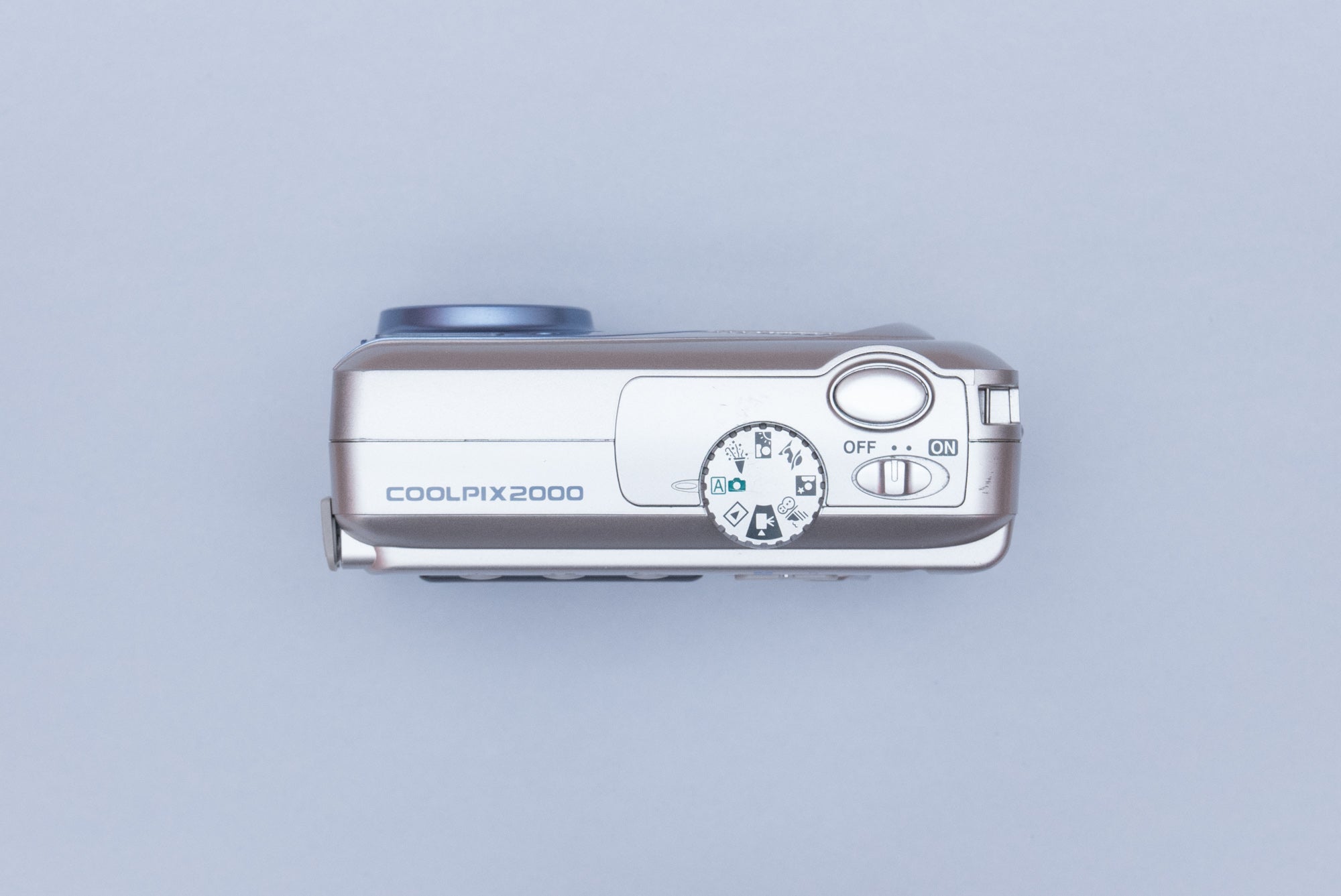 Nikon Coolpix 2000 Compact Y2K Digital Camera – OHSOCULT Film Compacts