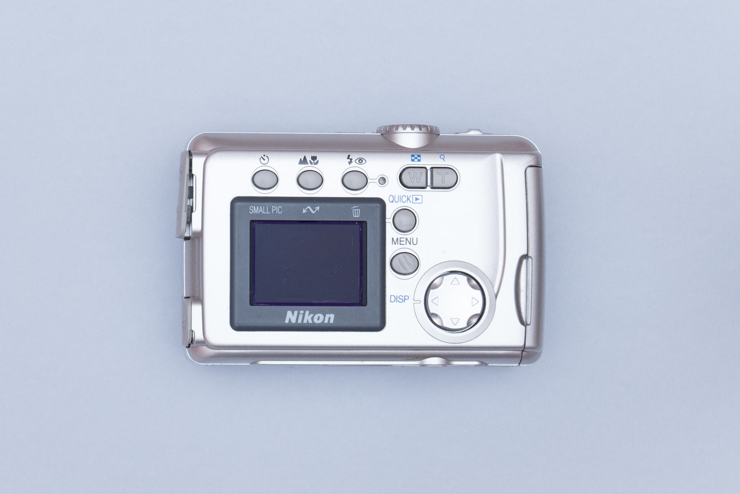 Nikon Coolpix 2000 Compact Y2K Digital Camera