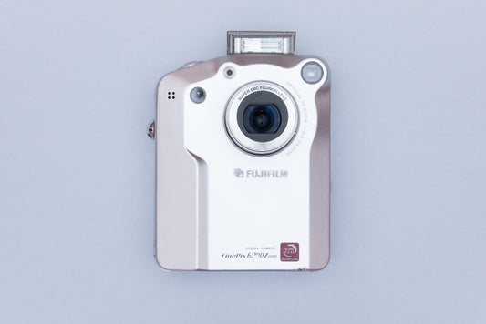 Fujifilm FinePix 6800 Zoom Compact Y2K Digital Camera
