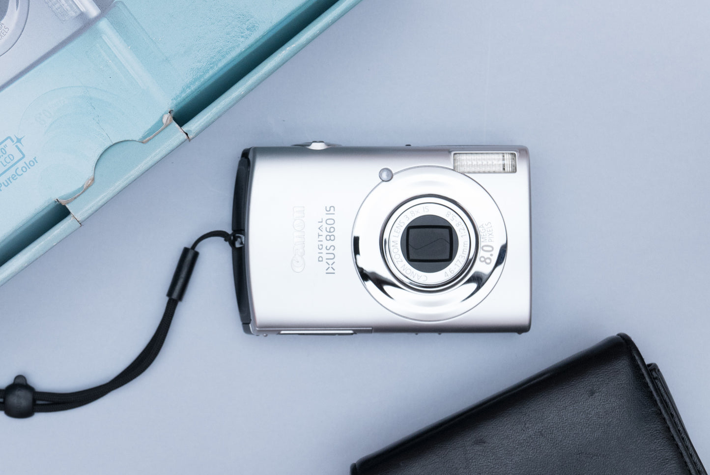 Canon IXUS 860 IS Compact Digital Camera