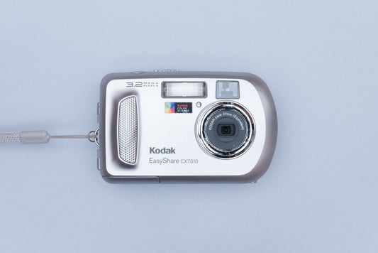 Kodak EasyShare CX7310 Compact Y2K CCD Digital Camera 2000s Digicam