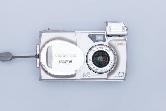 Olympus Camedia C-300 Compact Y2K Digital Camera