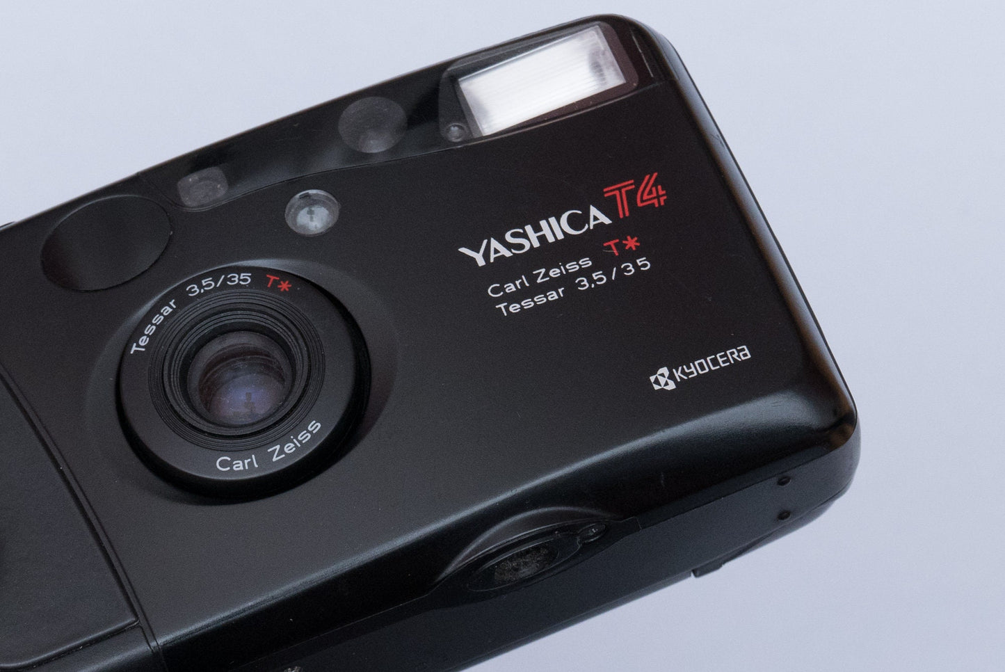 Yashica T4 Carl Zeiss Tessar 35mm Compact Film Camera Kyocera Point and Shoot