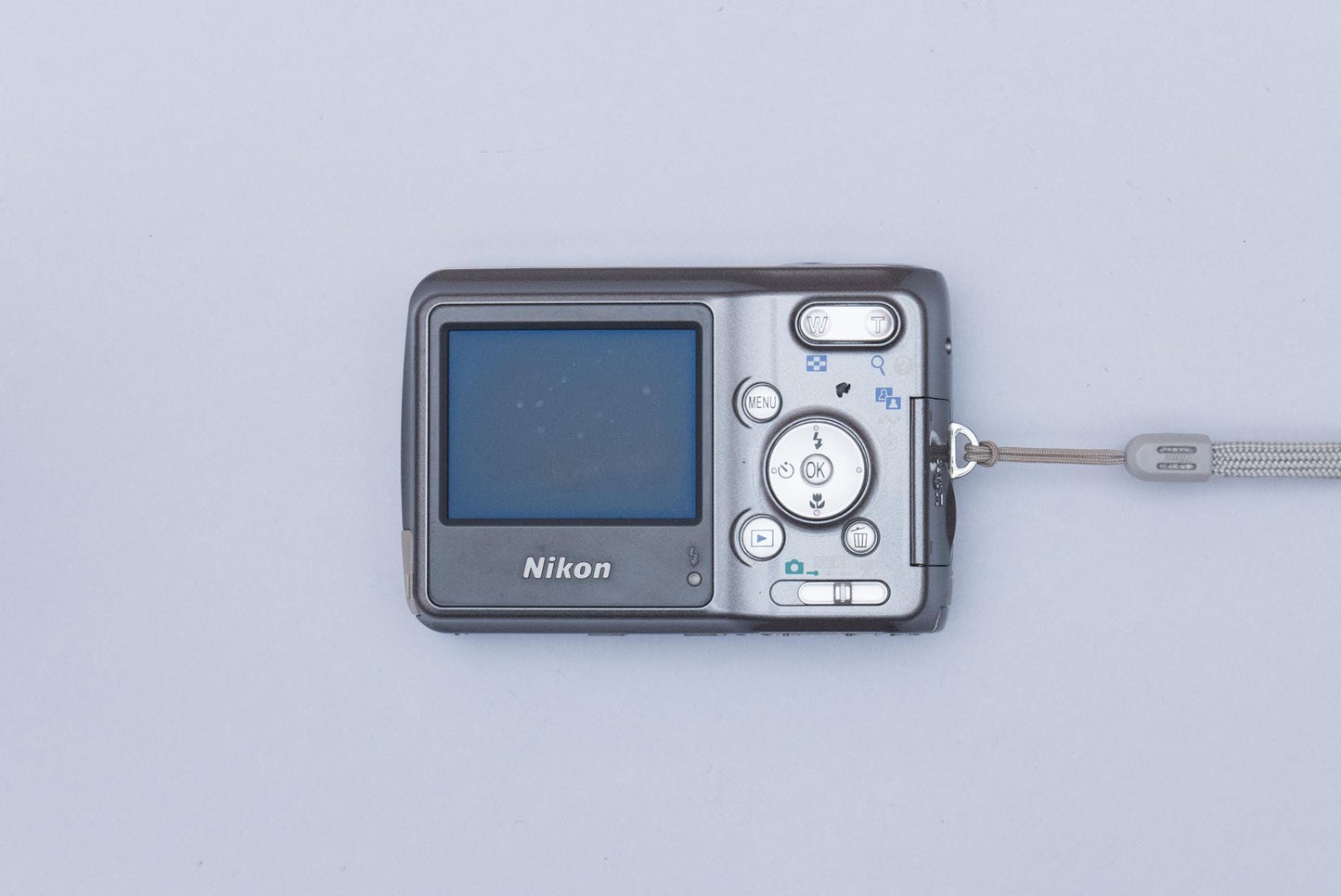 Nikon Coolpix L2 Compact Y2K Digital Camera