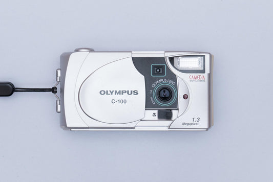 Olympus Camedia C-100 Compact Y2K Digital Camera