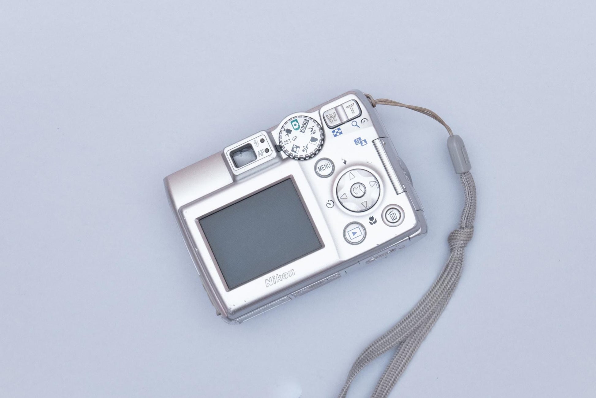 Nikon Coolpix 4600 14 mpix avec sacoche et une carte SD de 512 Mo argenté | Rakuten Nikon Coolpix 4600 14 mpix avec sacoche et une carte SD de 512 Mo argenté | Rakuten