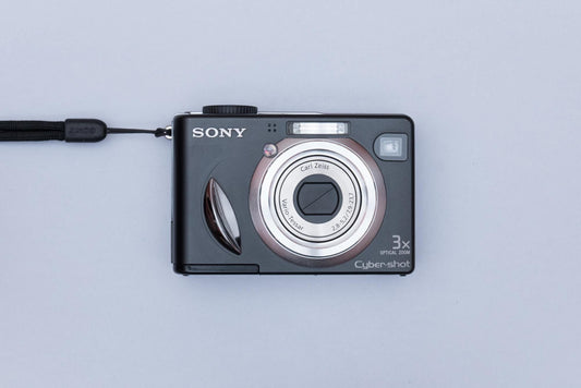 Sony Cyber-Shot DSC-W15 Compact Y2K Digital Camera