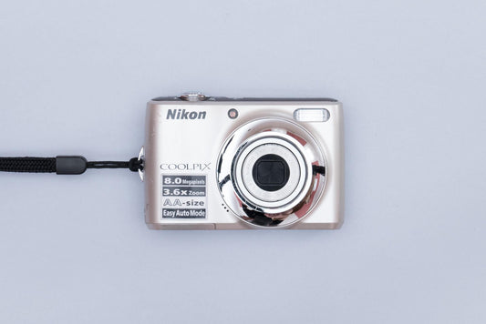 Nikon Coolpix L21 Compact Y2K Digital Camera