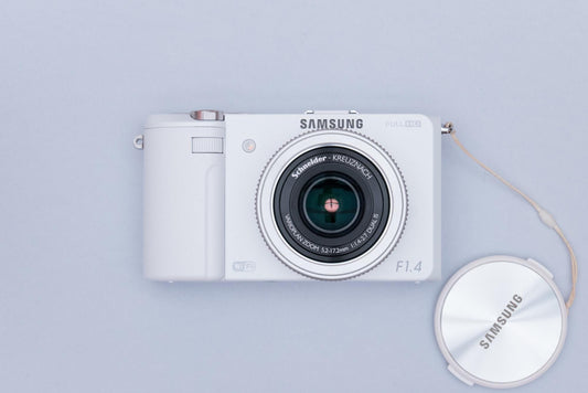 Samsung EX2F F1.4 Compact Y2K Digital Camera White