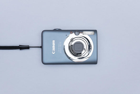 Canon IXUS 95 IS Y2K CCD Compact Digital Camera