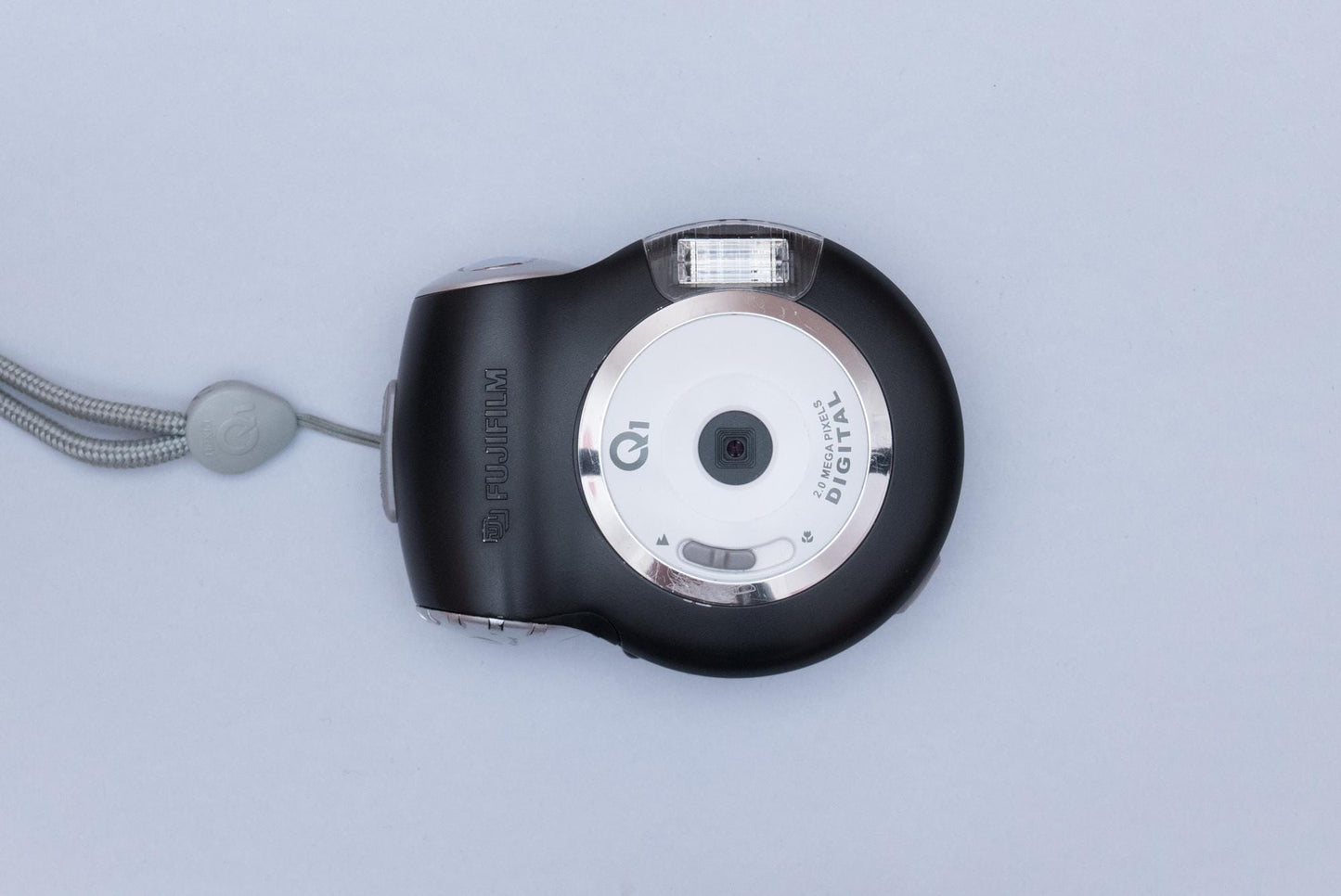 Fujifilm Q1 Digital Compact Y2K CCD Digicam Black