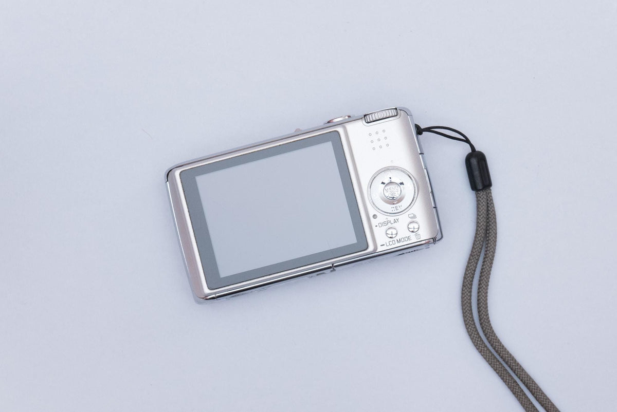 Leica C-LUX 1 Compact Y2K Digital Camera Silver