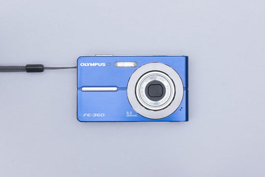 Olympus FE-360 Compact Y2K Digital Camera