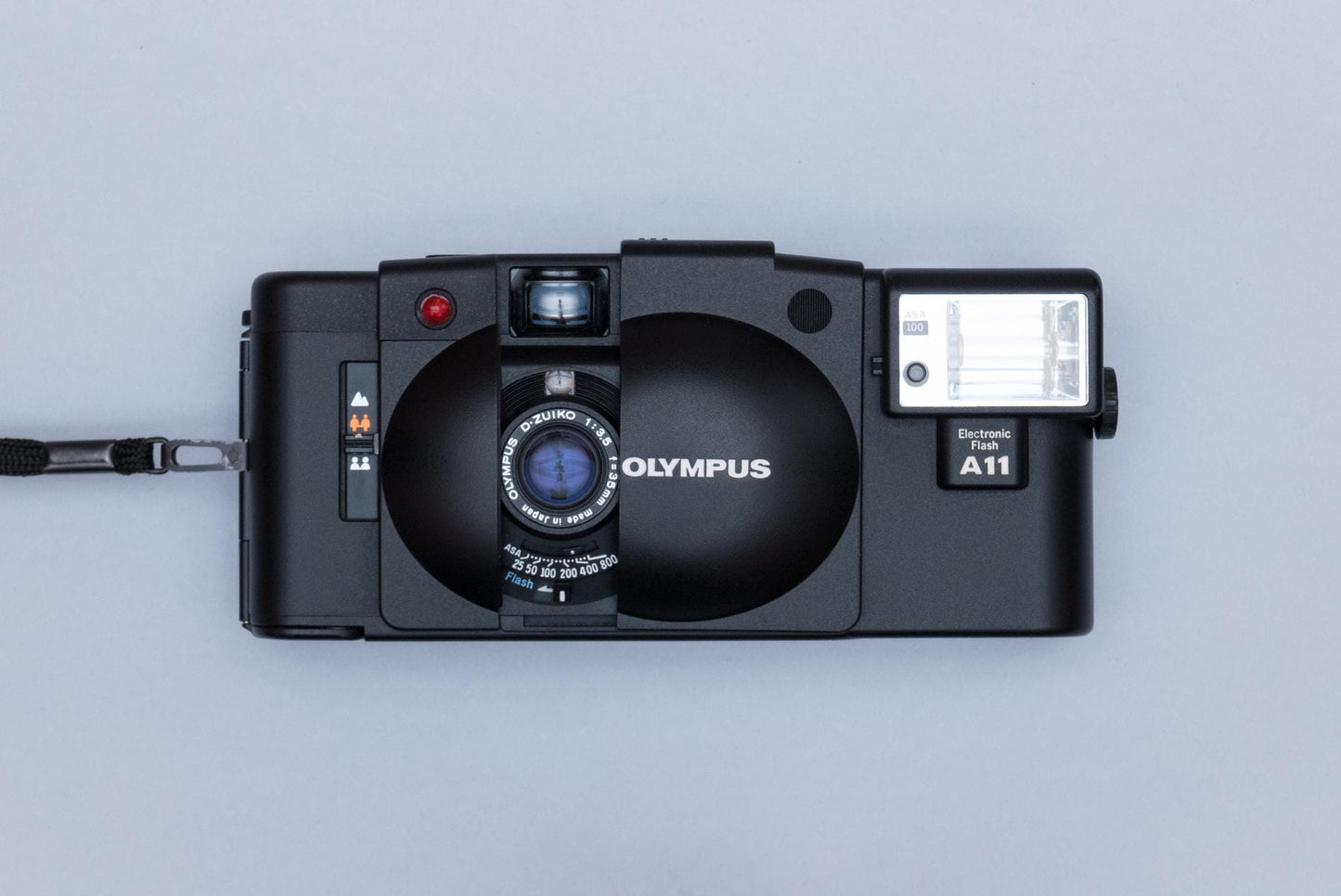 Olympus XA 2 Compact Film Camera with Zuiko 3.5/35mm lens A11 Flash and Box