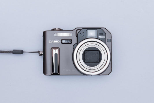 Casio Exilim EX-P700 Compact Y2K Digital Camera