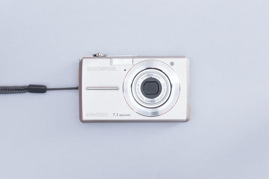 Olympus FE-220 Compact Y2K Digital Camera