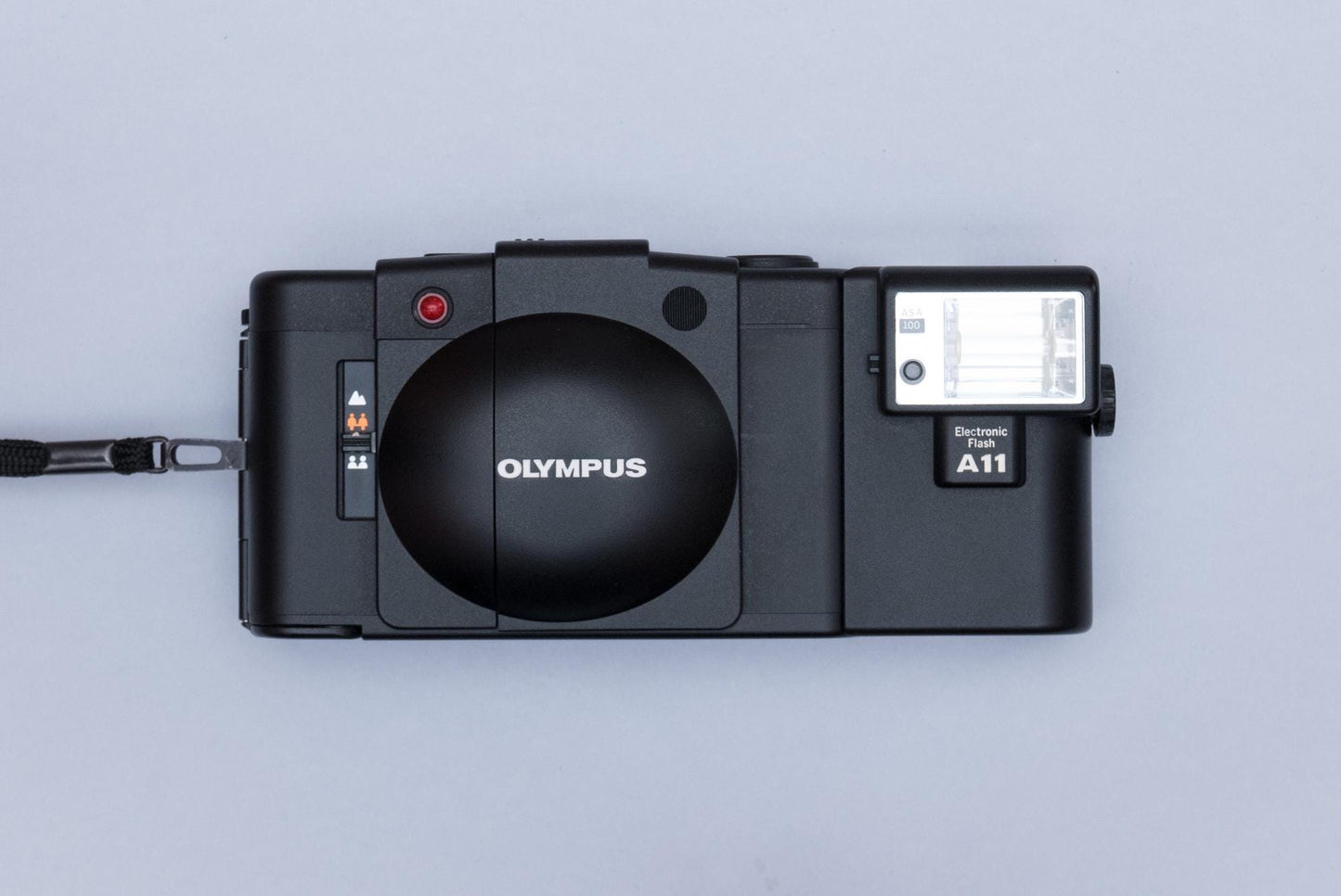 Olympus XA 2 Compact Film Camera with Zuiko 3.5/35mm lens A11 Flash and Box