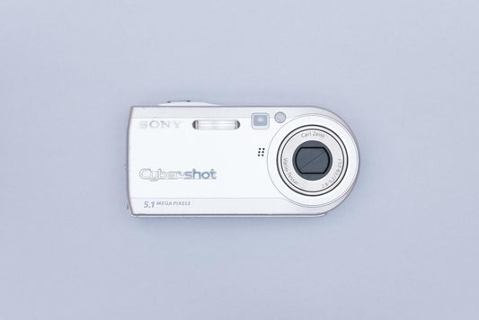 Sony Cyber-shot DSC-P100 Compact Y2K CCD Digital Camera 2000s Digicam Silver
