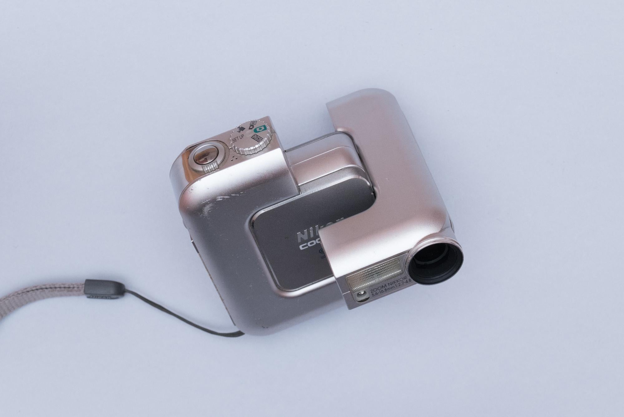 Nikon Coolpix SQ Compact Y2K Digital Camera – OHSOCULT Film Compacts