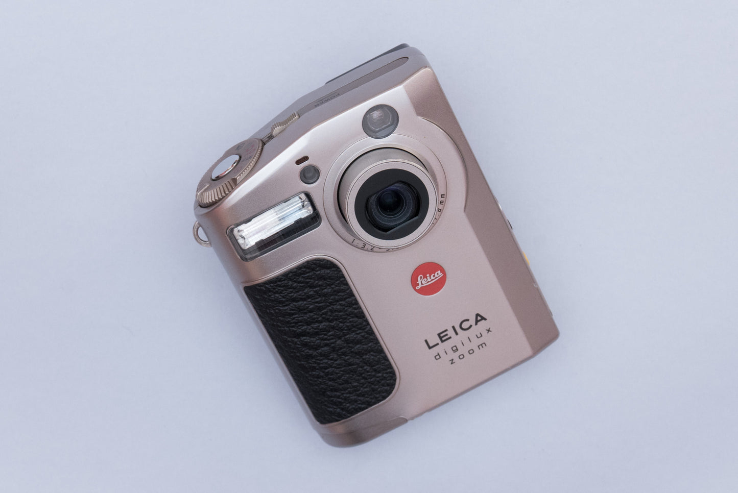 Leica DIGILUX Zoom Compact Y2K Digital Camera