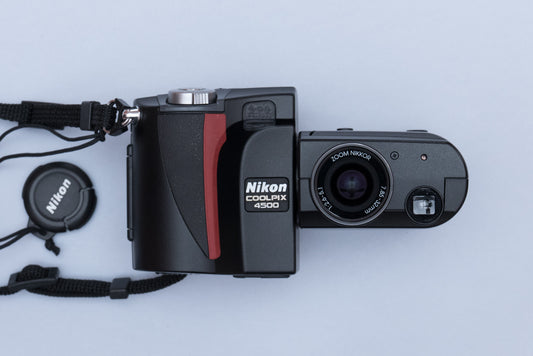 Nikon Coolpix 4500 Compact Y2K Digital Camera