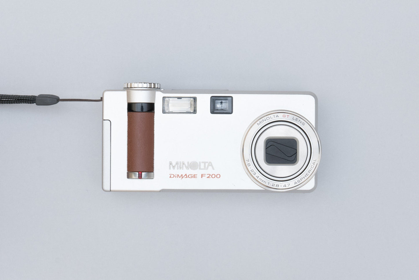 Minolta DiMAGE F200 Compact Y2K Digital Camera