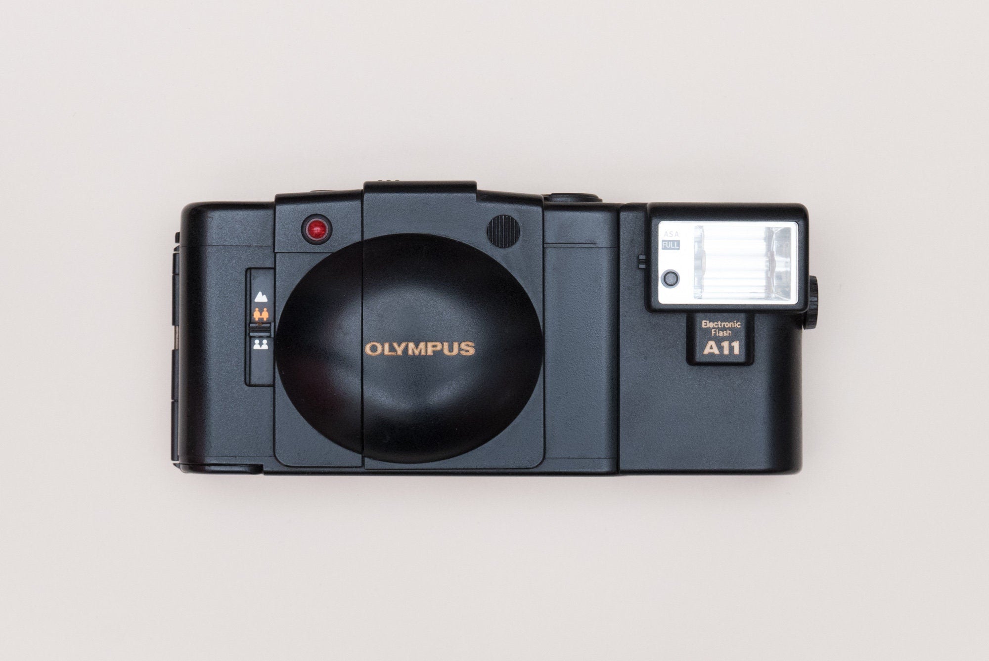 OLYMPUS XA F.ZUIKO 35mm F2.8 + A11 初代機 - フィルムカメラ