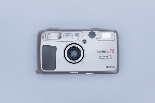 Yashica T5 Carl Zeiss Tessar 35mm Compact Film Camera Kyocera Point and Shoot
